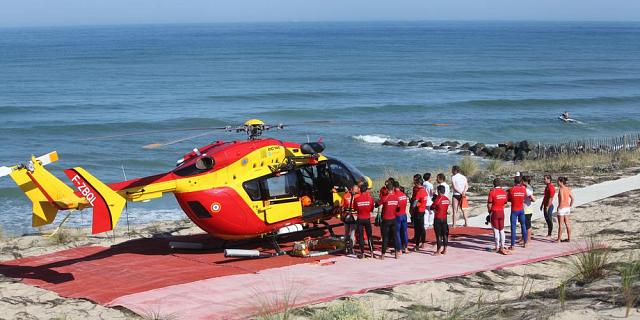 EC 145 F-ZBQL Dragon 33 de la Sécurité civile connaît des problèmes avec ses moteurs qui sont attaqués par le sable - Photo © Julien Lestage
