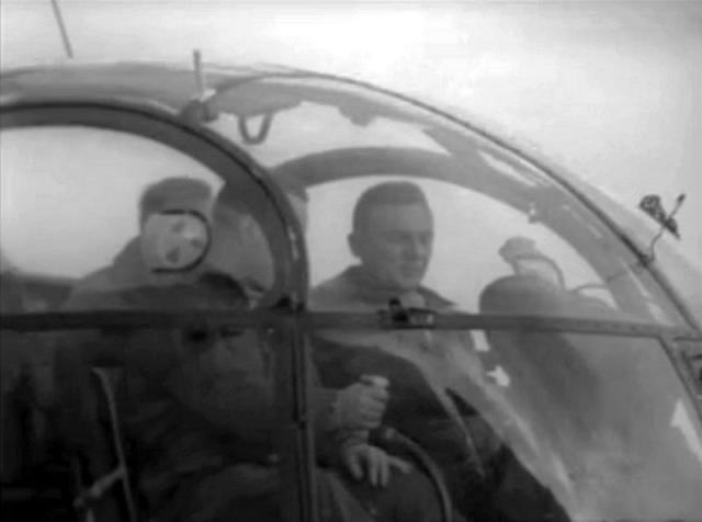 Equipage Alouette II F-BJOI Protection civile avec Gabriel Montmasson (MSS) et le pilote Jean-Louis Lumpert (à confirmer) - Photo DR Reuters