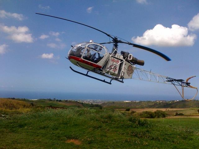 L'Alouette 2 F-GLXL, l'hélicoptère accidenté, il y a quelques jours, photographié juste après qu'il ait débarqué des touristes 