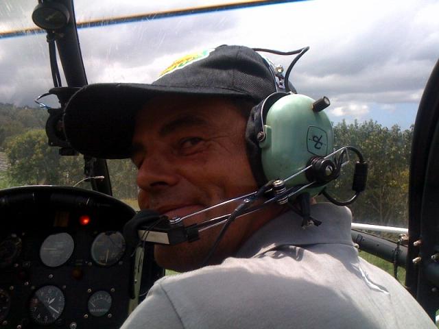 Jean-Jacques Grondin aux commandes de son hélico, il y a quelques jours 