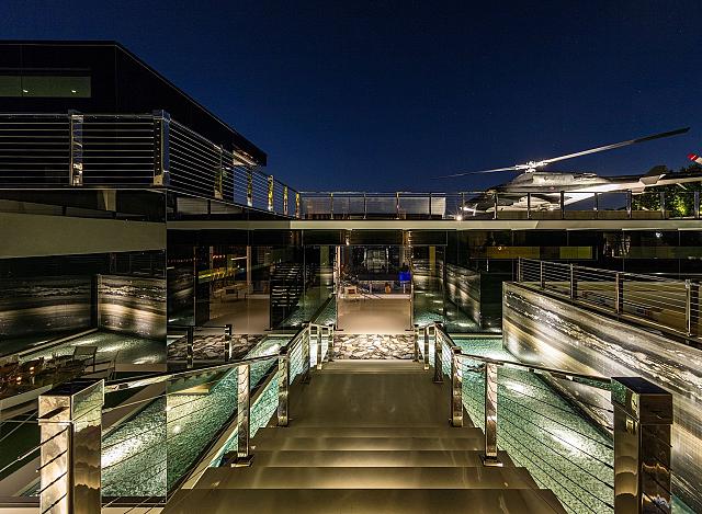 Rooftop by night - Photo Bruce Makowsky