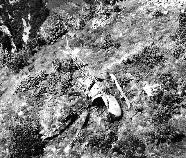Photo aérienne du site avec l'épave de l'Alouette 2 F-ZBAF Protection civile, crashée le 09-06-1964 - Photo DR collection Laurent Vallet