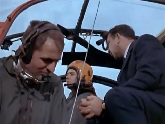 Pilote aux commandes de l'Alouette 2 F-ZBAF Protection civile en 1965 - Photo DR