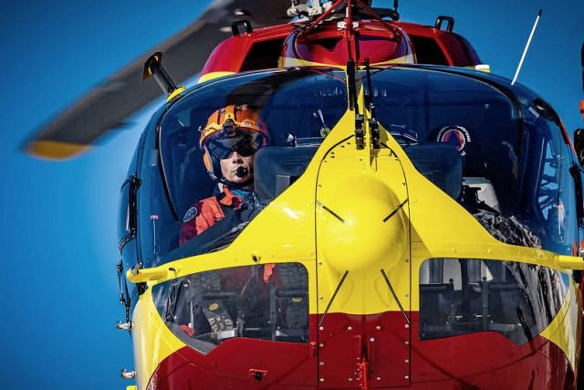 Renaud Guillermet aux commandes de l'EC 145 Dragon 38 - Photo DR GHSC