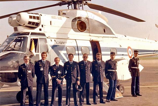 SA-330 Puma Carrousel du Glam sur le tarmac aéroport de Lyon en Octobre1986, lors du voyage du Pape Jean-Paul II - Photo DR AHA