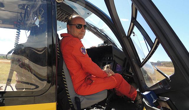 Thierry Cacherat a reçu la Légion d'honneur, pour ses 39 ans de service comme pilote d'hélicoptère - Photo Alexandre Raynaud