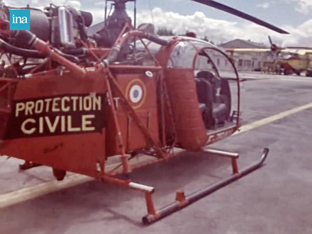 L'Alouette 2 F-ZBAU Protection civile stationnée sur la Base Canadair de Marignane en Juillet 1970 - Photo DR INA