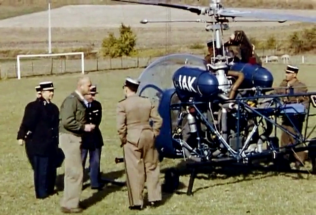 Bell 47 F-MJAK de la Gendarmerie posé - Photo DR
