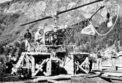 Bell 47 G2 F-BDVL posé sur la DZ de Montroc - Le Tour à côté (…)