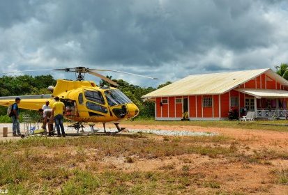 Préparatifs et chargement du B2 à Macouria - © Patrick GISLE