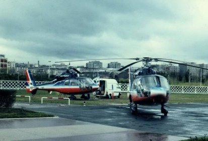 Les 2 Dauphin F-GBEO et F-GBEP stationnés sur le tarmac - Photo JMP