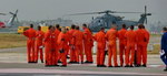 Concentration des équipages avant la démonstration en vol - Photo © Daniel Liron