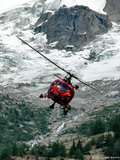 Alouette III Dragon 74 de retour d'une mission de recherche dans le Massif du Mont-Blanc - Photo Christophe Gothié