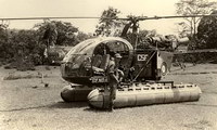 L'Alouette II F-MCSF Gendarmerie avec les boudins en Outre-mer - Photo collection JMP