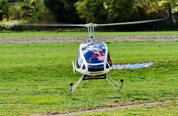 Pour la Classe 6, le Dinaly H3 piloté par Alex Prévost d'Heli Axe - Photo © Patrick GISLE