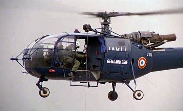 Alouette 3 F-MJAK de la Gendarmerie lors du treuillage Jean-Paul Belmondo (film : Peur sur la ville d'Henri Verneuil) - Photo DR