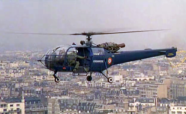 Alouette 3 F-MJAK de la Gendarmerie lors du treuillage Jean-Paul Belmondo (film : Peur sur la ville d'Henri Verneuil) - Photo DR