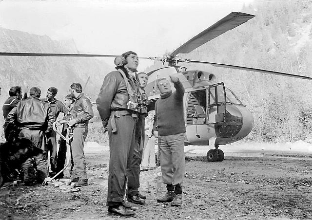 Le SA330 Puma de la mission de récupération BTP et moteur du H34 N°377 - Mission du 28 octobre 1977 - Photo DR CELAG