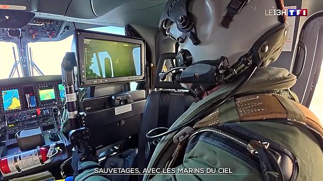 Le treuilliste dans la partie cargo aux commandes du treuil - Photo DR TF1