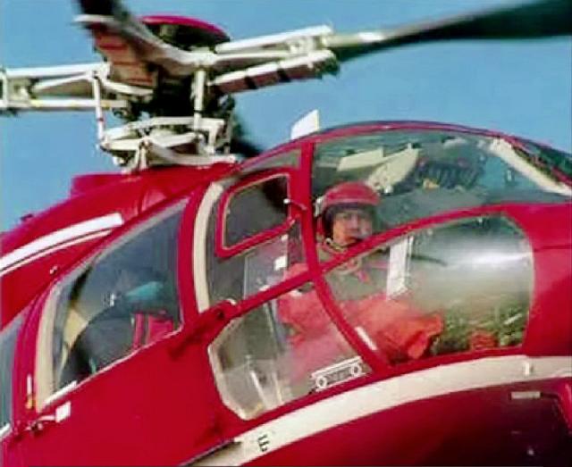 Yves Dagorn aux commandes d'un Dauphin de la Sécurité civile - Photo DR