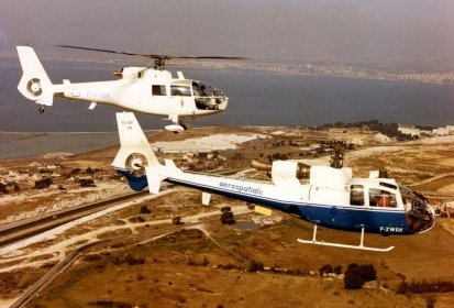 Le Dauphin F-WFQX en patrouille avec la Gazelle F-ZWBK - Photo collection JMP