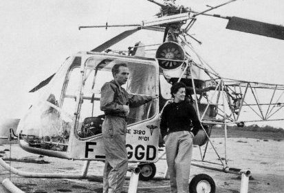 Jean Boulet et le prototype SE.3120 Alouette 1 F-WGGD avec le médecin (…)