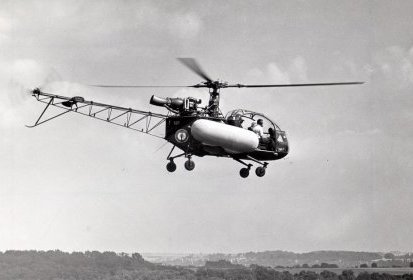 L'Alouette II équipée du dispositif de flottabilité - Photo Sud Aviation